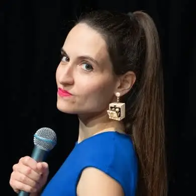 Locandina: GIULIA PONT - LA RAGAZZA CON LA LAVASTOVIGLIE DI PERLA